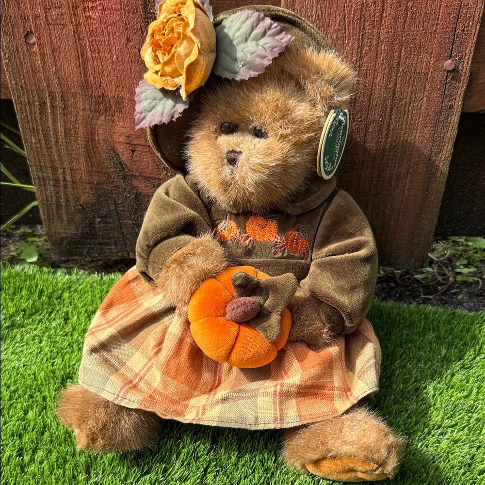 Bearington Autumn Teddy Bear with Pumpkin and Floral Hat